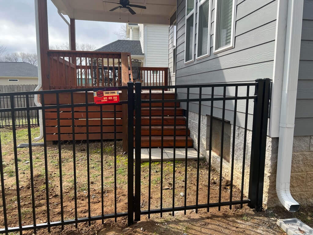 aluminum backyard fence
